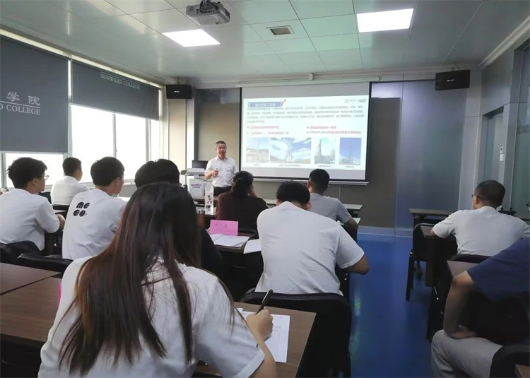 奔赴酷爱，bti体育智能2023届“智动力」佚式报到！