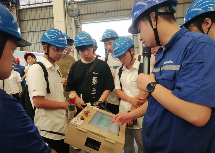 奔赴酷爱，bti体育智能2023届“智动力」佚式报到！