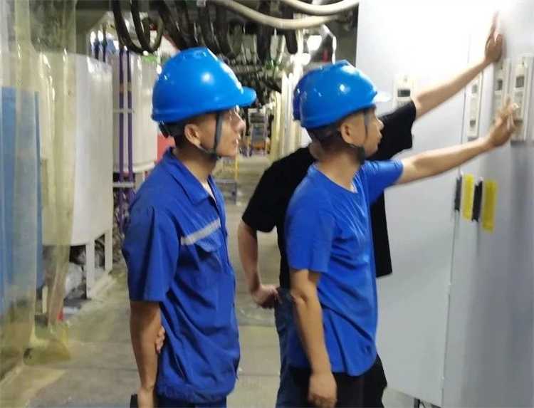 首战华东市。≈刑鷅ti体育杭德市域铁路工程地莫区间左线盾构机顺利始发