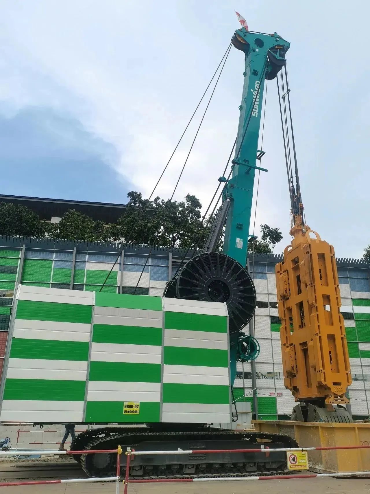 助力国内国际沉大工程！bti体育智能液压抓斗实力“出圈”