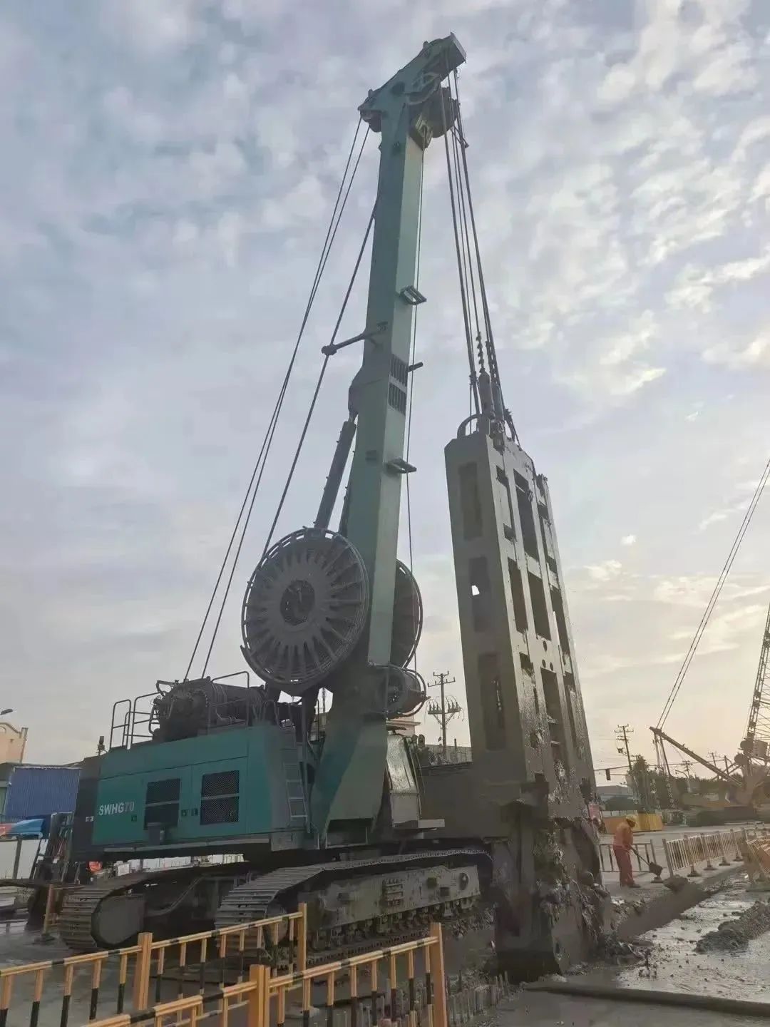 助力国内国际沉大工程！bti体育智能液压抓斗实力“出圈”