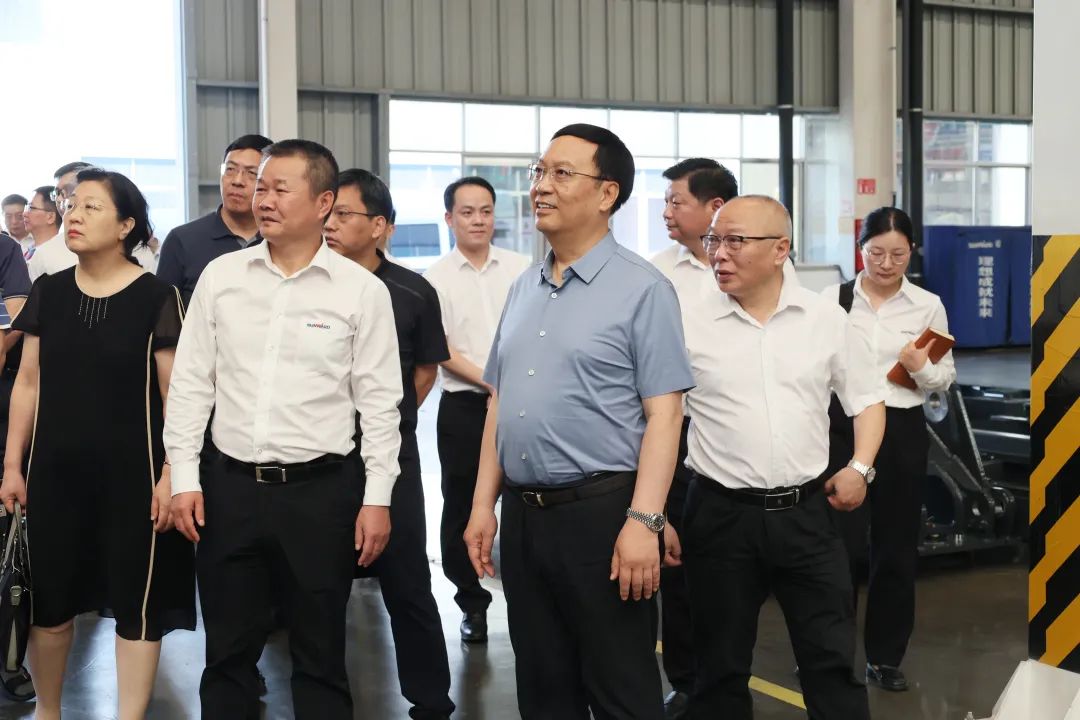 中宣部社科领域专家学者到bti体育智能调研高质量发展