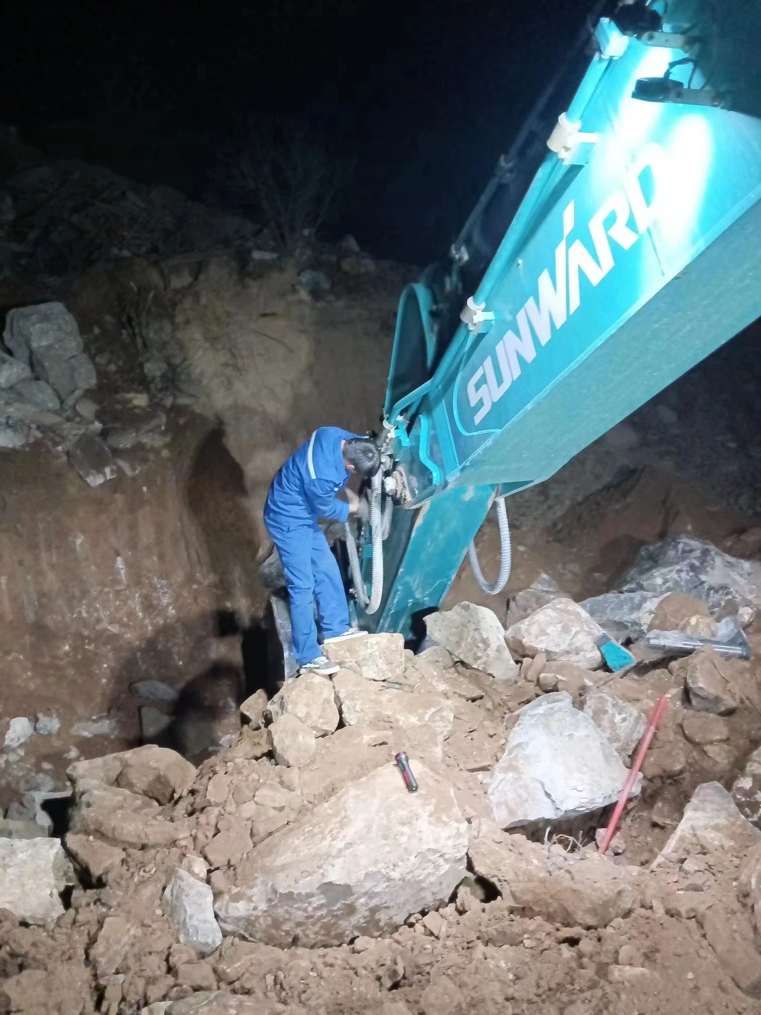 一线“热”闻 | 专业售后，用心服务！bti体育智能挖掘机服务万里行一向在路上