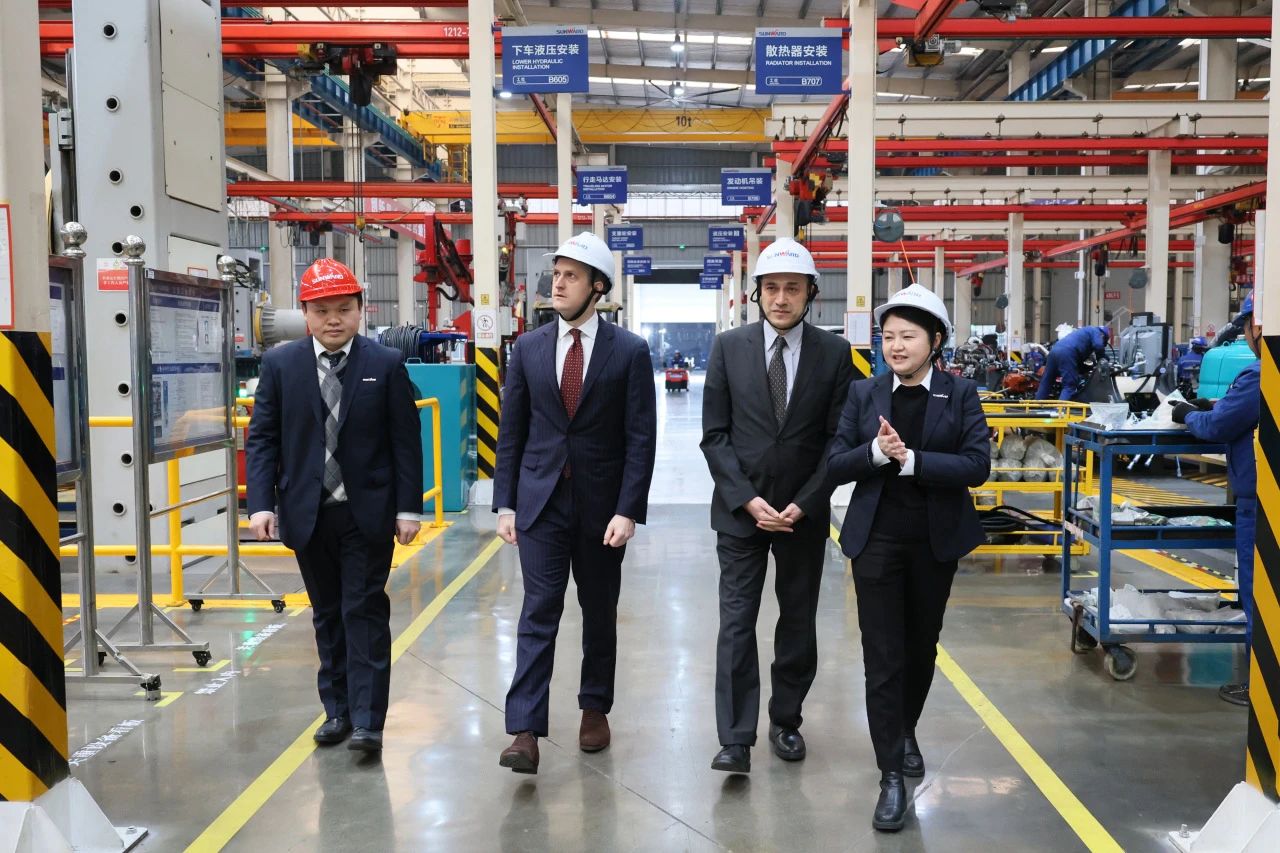 加拿大驻广州总领事贝加德到访bti体育智能