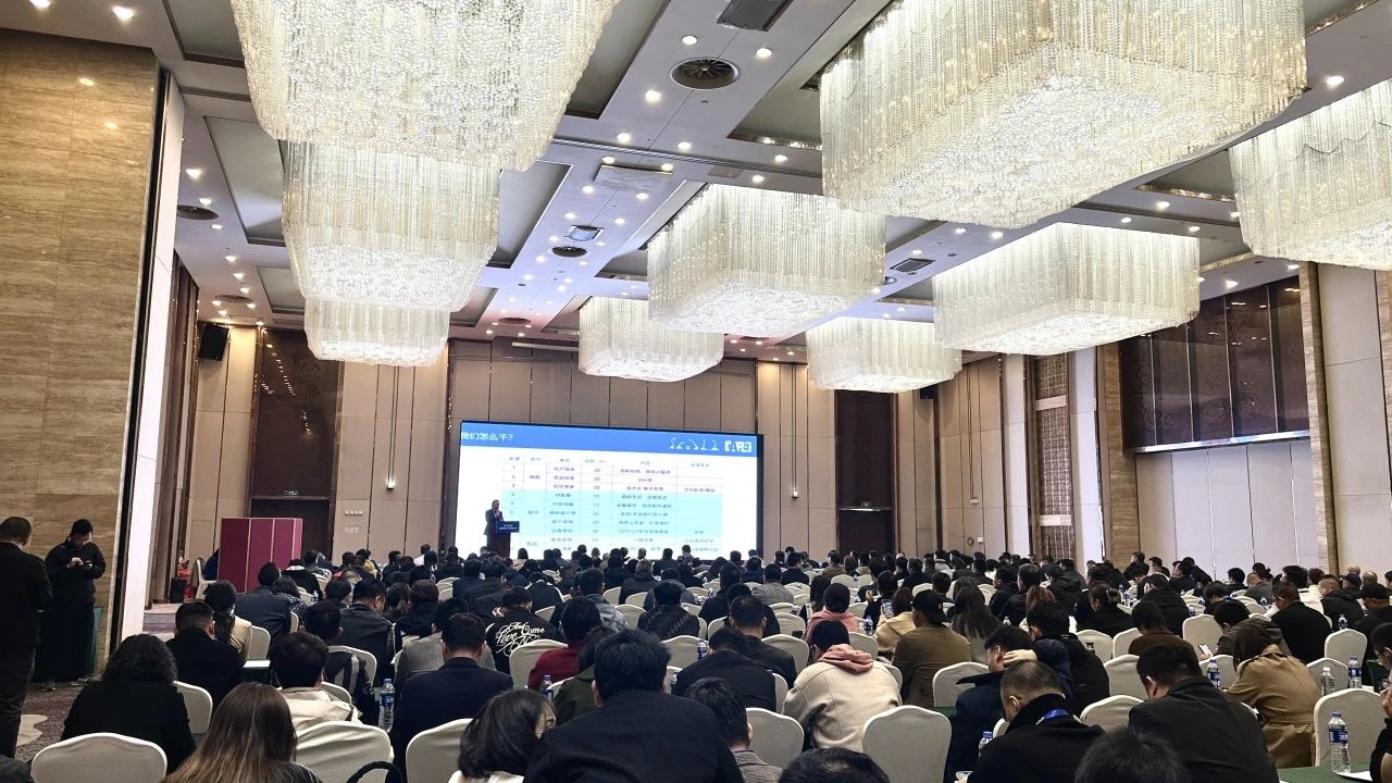 “爆品”来袭，签单不休！ bti体育智能盛装亮相第八届全国高空作业平台租赁大会