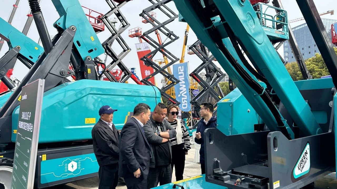 “爆品”来袭，签单不休！ bti体育智能盛装亮相第八届全国高空作业平台租赁大会