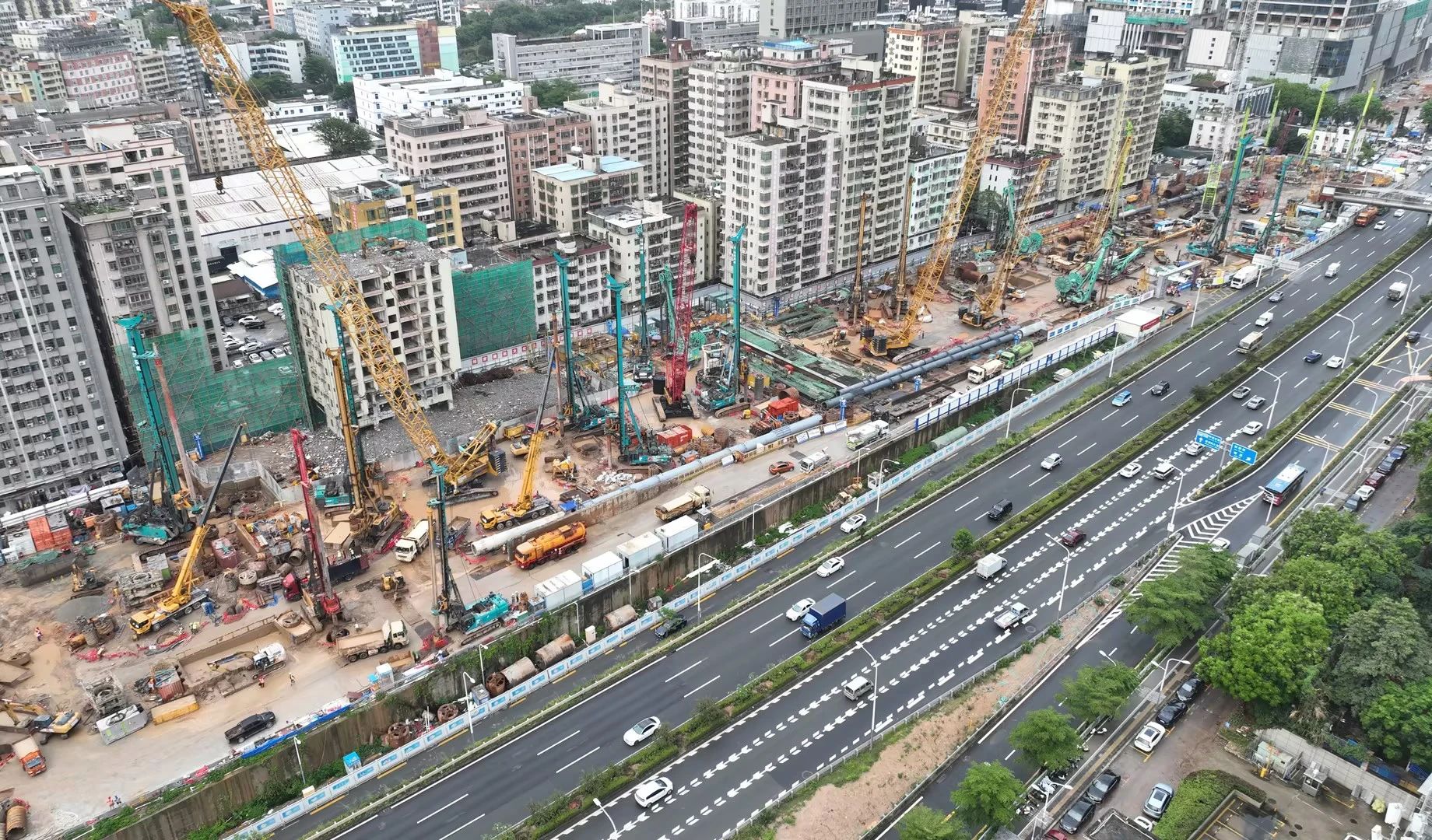 机能凸起，超强助力！bti体育智能旋挖钻机助力深圳地铁五和站施工