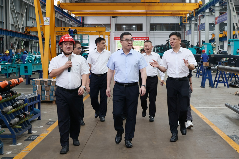 广州工控集团总经理王福铸调研bti体育智能出产经营工作