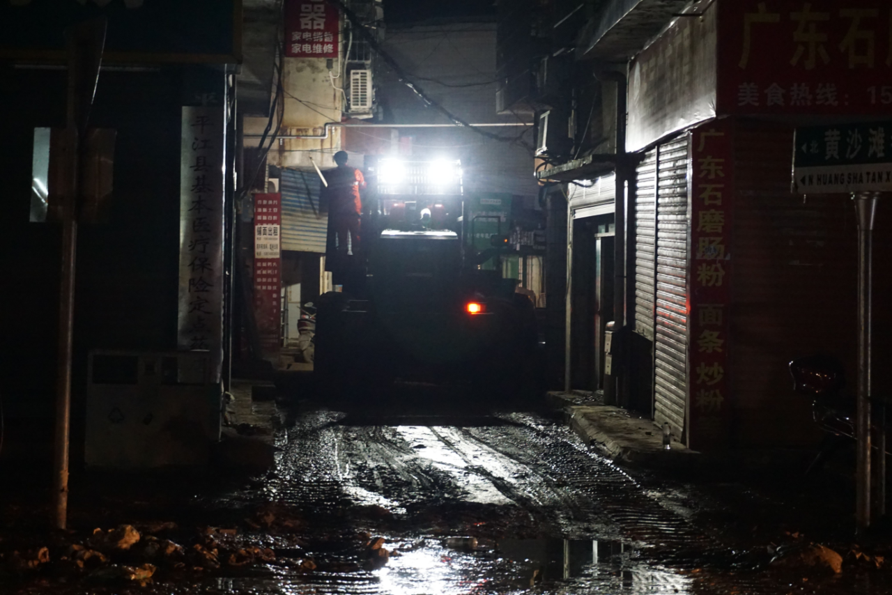 驰援湖南平江抗洪抢险，共克时艰显担任