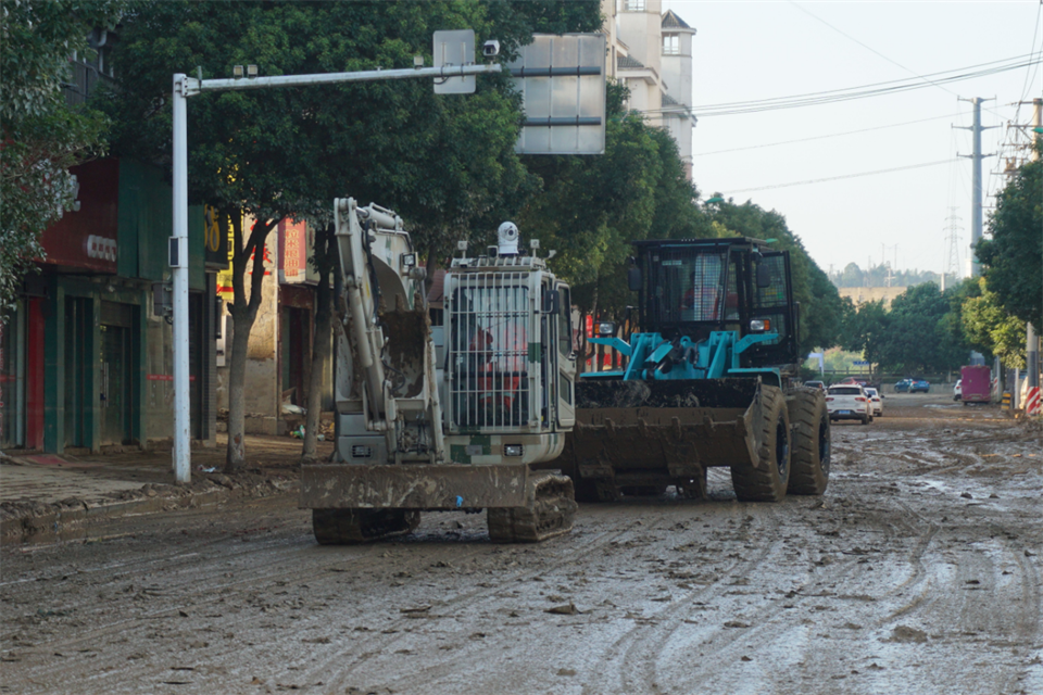 驰援湖南平江抗洪抢险，共克时艰显担任