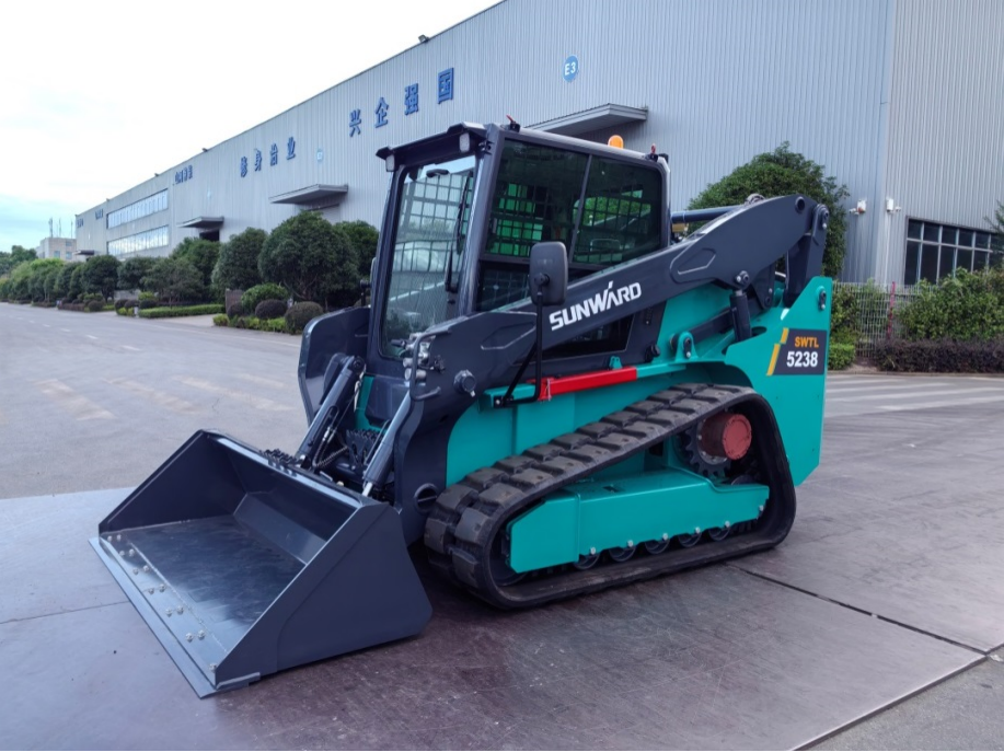 大马力、高机能、高配置！您要的履带式滑移装载机下线啦！