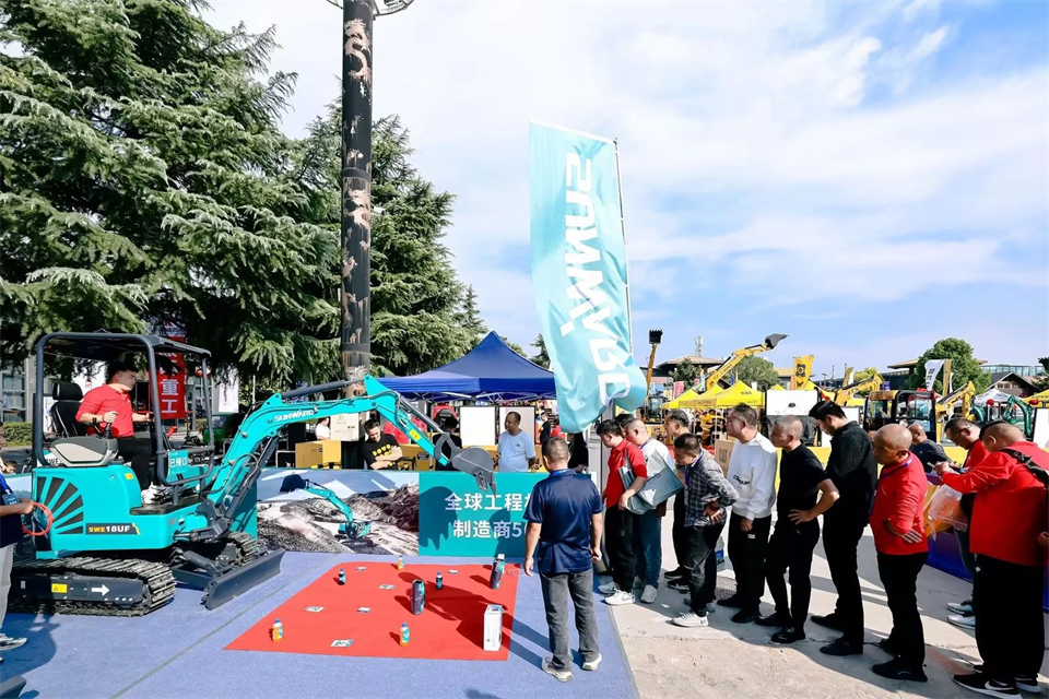 展示“掘”对实力！bti体育智能亮相2024微挖大会暨幼型设备大会