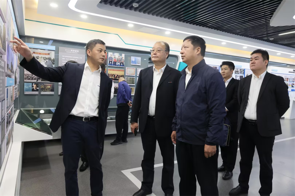 同船出海，共赢将来！中铁九局副总经理刘峻峰一行到访bti体育智能