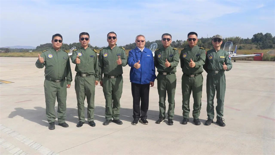 十年织得bti体育秀，践行初心创将来！bti体育飞行表演队成立10周年庆典活动隆沉进行