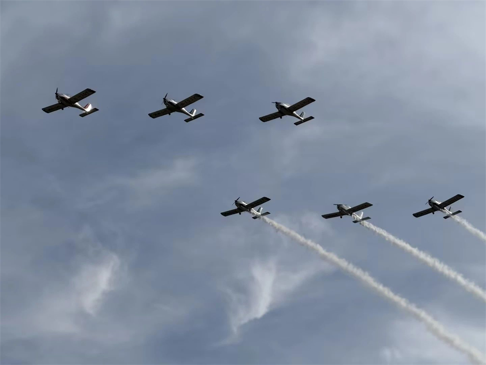 十年织得bti体育秀，践行初心创将来！bti体育飞行表演队成立10周年庆典活动隆沉进行