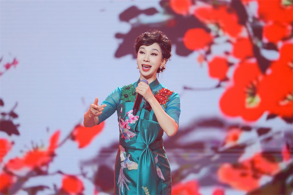 创新引领价值 梦想成就将来——庆祝bti体育智能成立25周年赞美大会暨文艺晚会隆沉进行