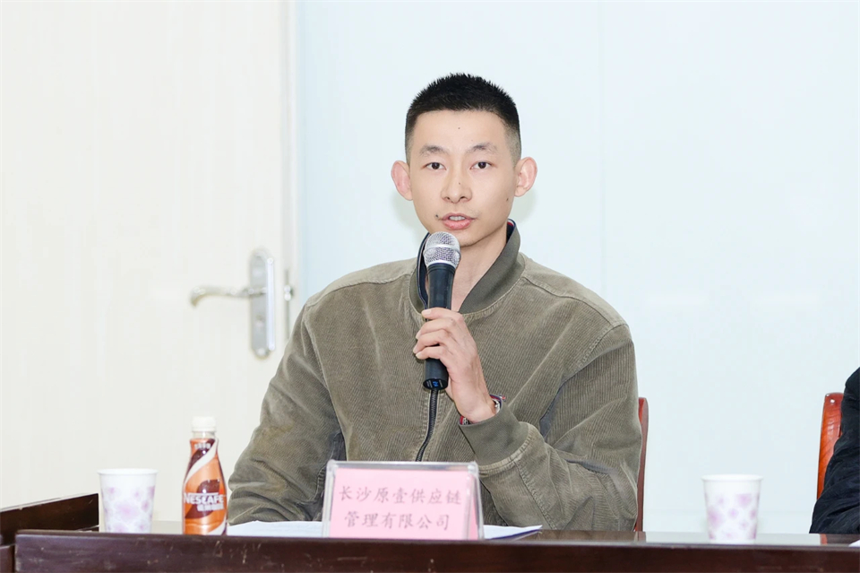 长龙街路、bti体育智能召开首届年货盛惠暨送春联文化惠民活动工作会议