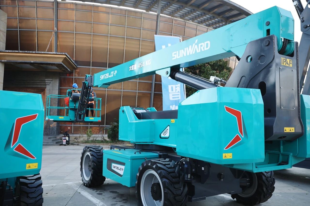 登“高”向“新”，bti体育智能亮相第九届全国高空作业平台租赁大会