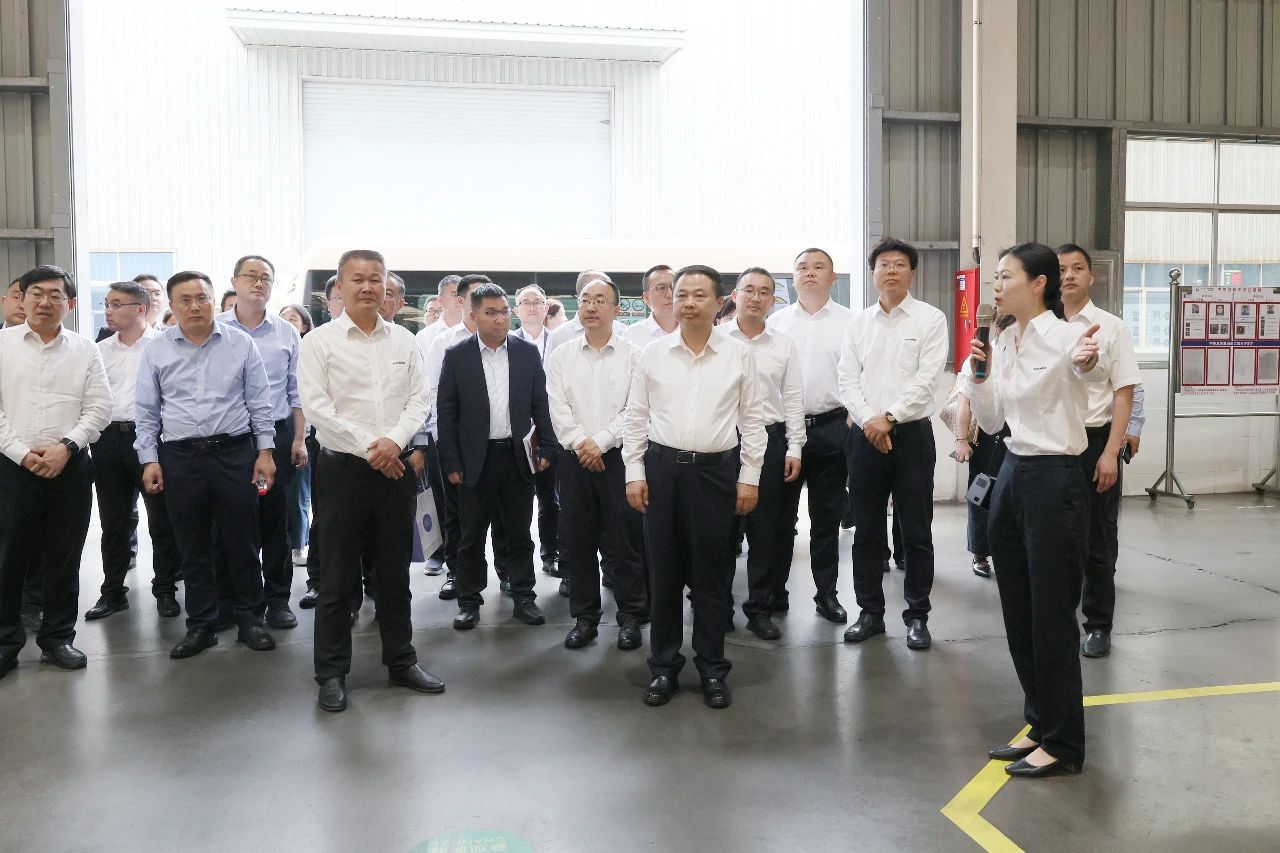 天能控股集团党委书记、董事长张天任率队到访bti体育智能