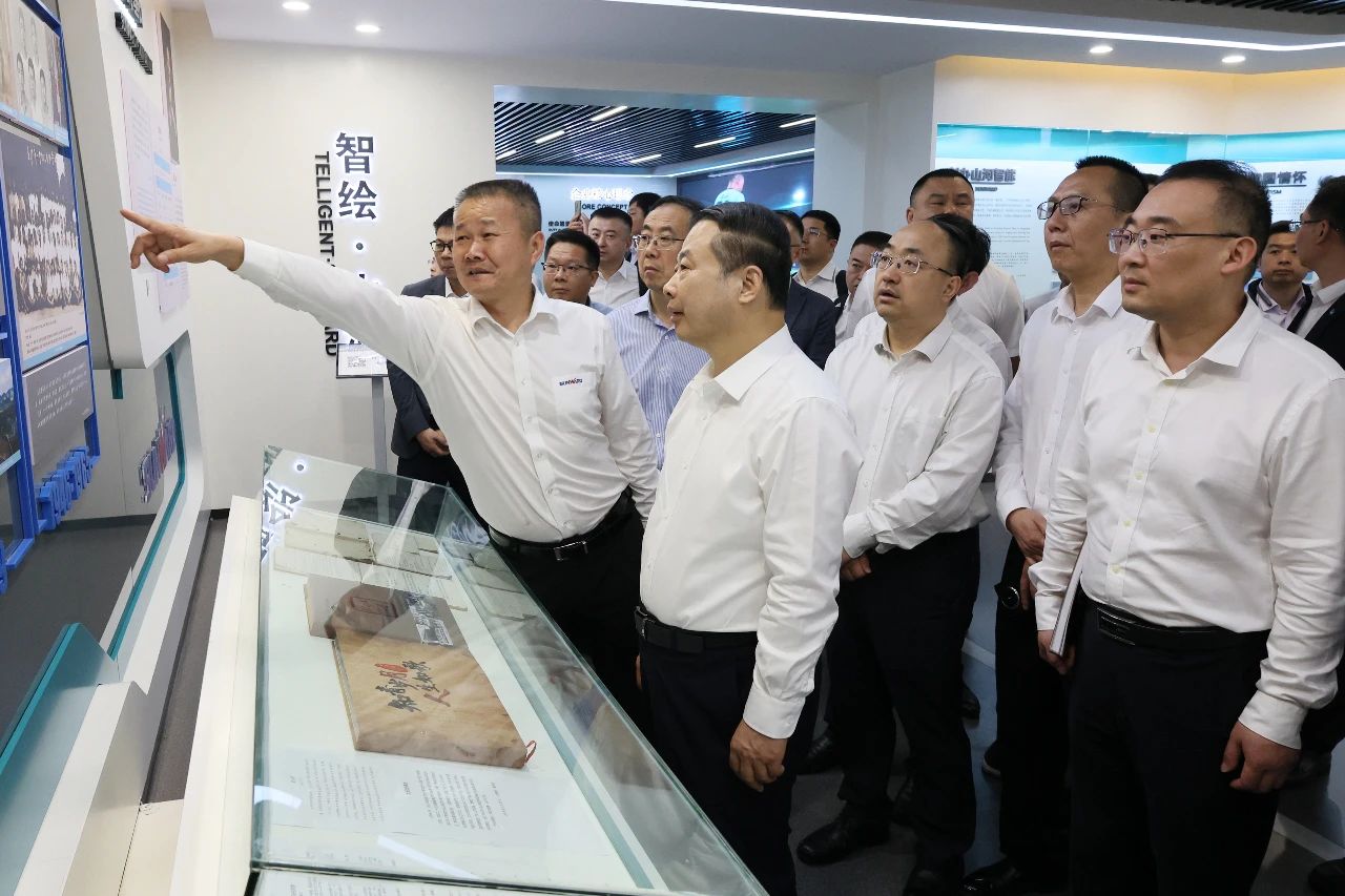 天能控股集团党委书记、董事长张天任率队到访bti体育智能