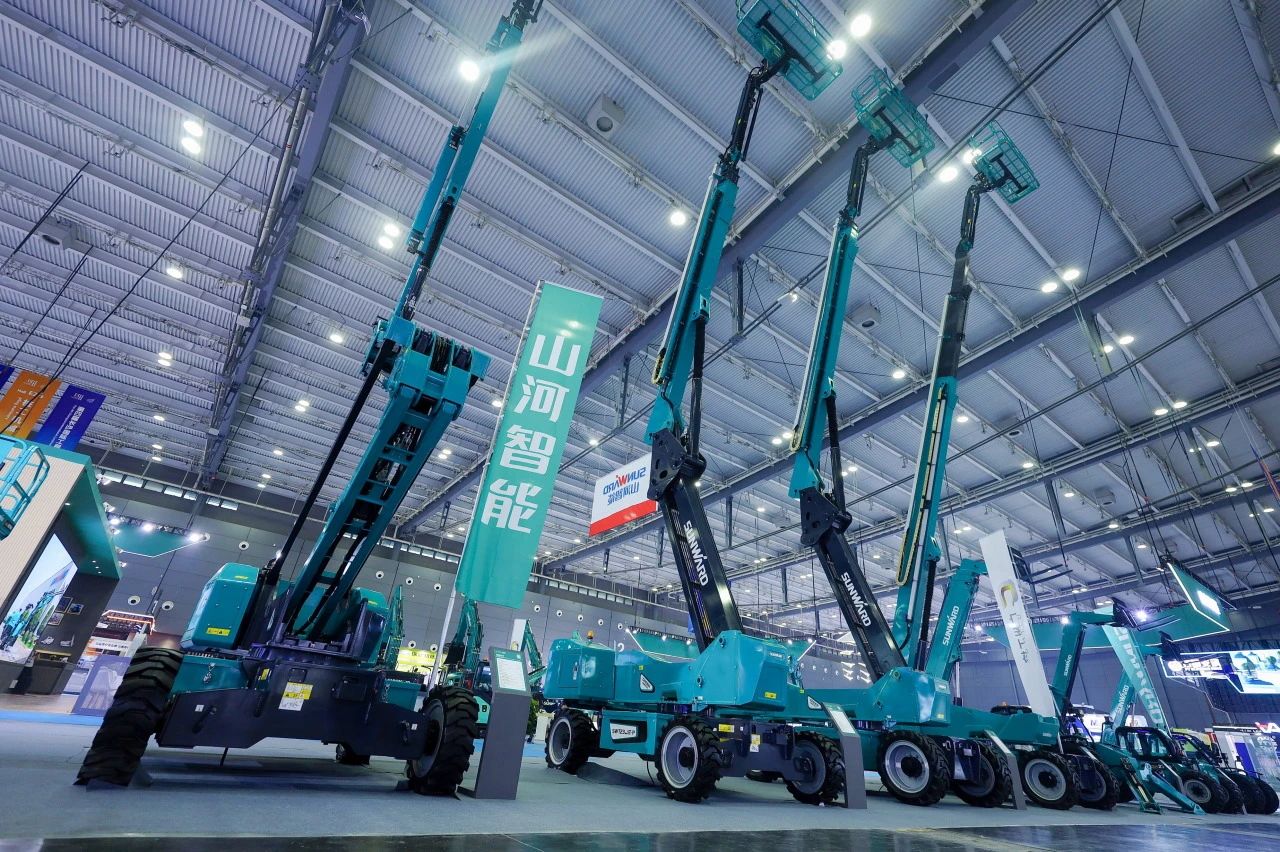 2025 CICEE | bti体育智能SWT34JE-P电动直臂式高空作业平台沉磅颁布！