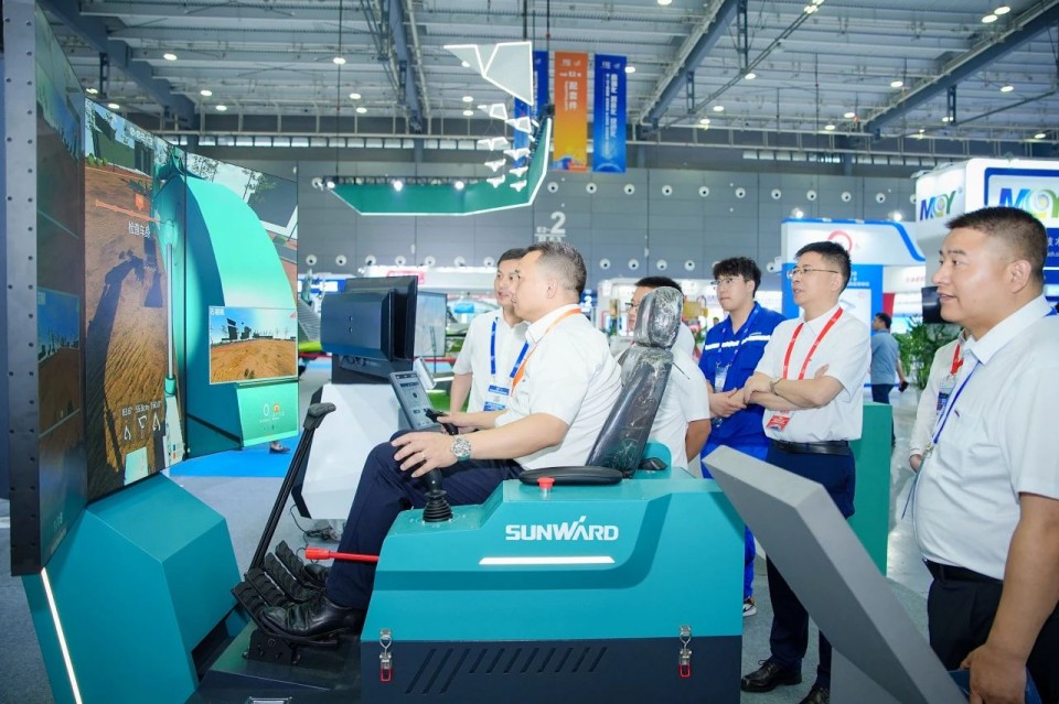 2025 CICEE | bti体育智能实力闪灼2025长沙国际工程机械展