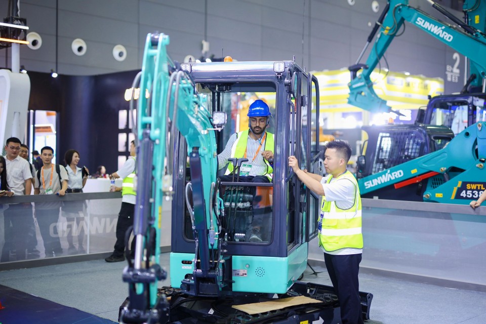 2025 CICEE | bti体育智能实力闪灼2025长沙国际工程机械展