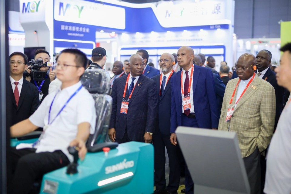 2025 CICEE | bti体育智能实力闪灼2025长沙国际工程机械展