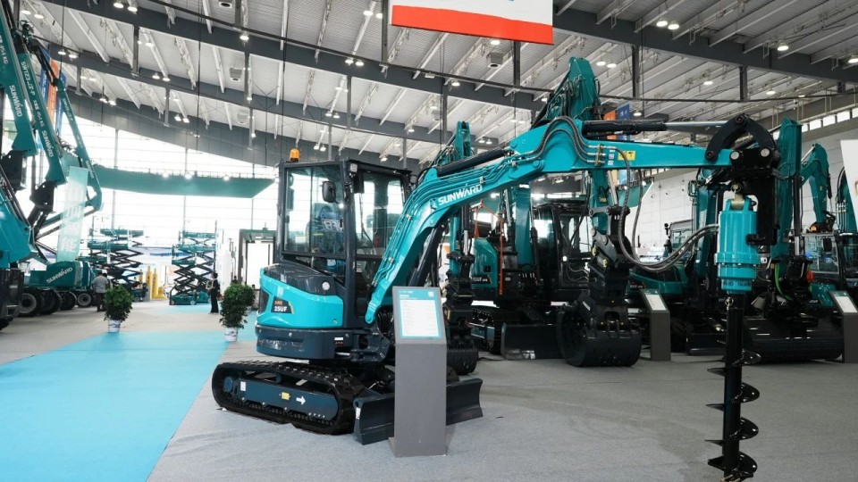 2025 CICEE | 从单一工具迈向多元化解决规划，bti体育智能出现非凡挖掘机风采