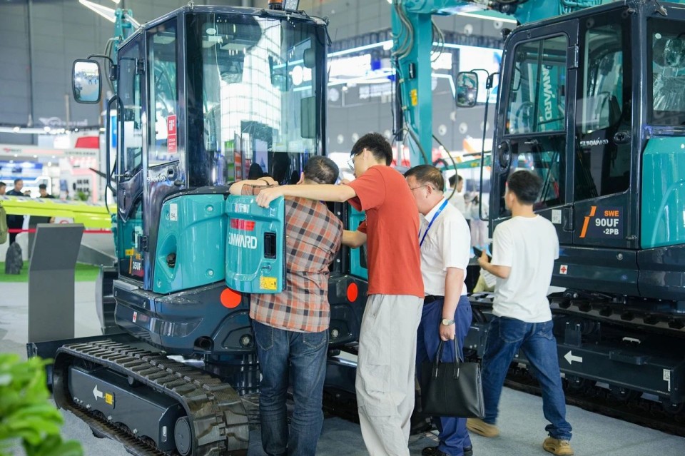 2025 CICEE | 从单一工具迈向多元化解决规划，bti体育智能出现非凡挖掘机风采