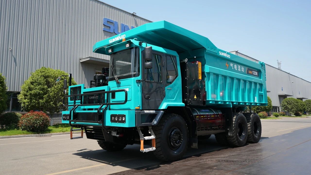 2025 CICEE | bti体育矿岩两款沉磅新品亮相2025长沙展