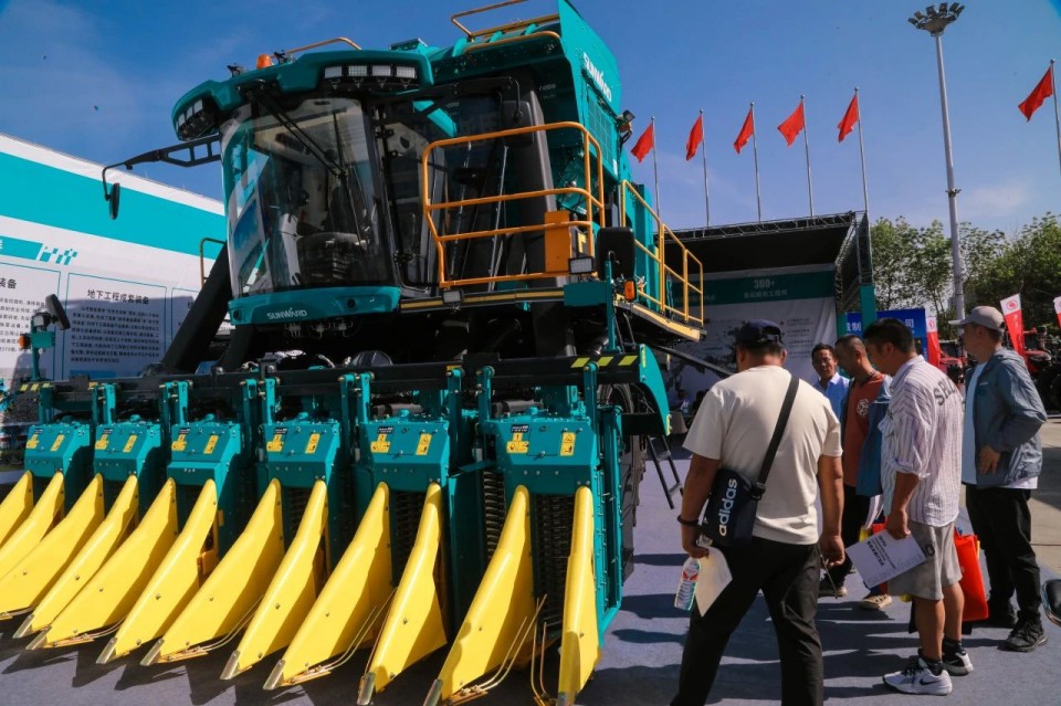 bti体育智能亮相2025新疆国际农业机械展览会