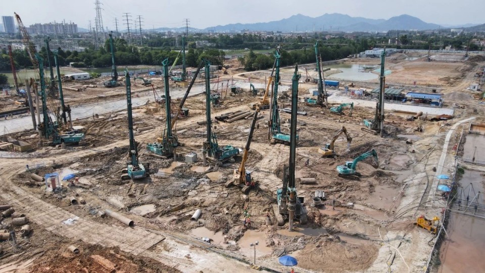 近20台“bti体育绿”设备实力集结，助力广佛西环工程建设跑出“加快率”