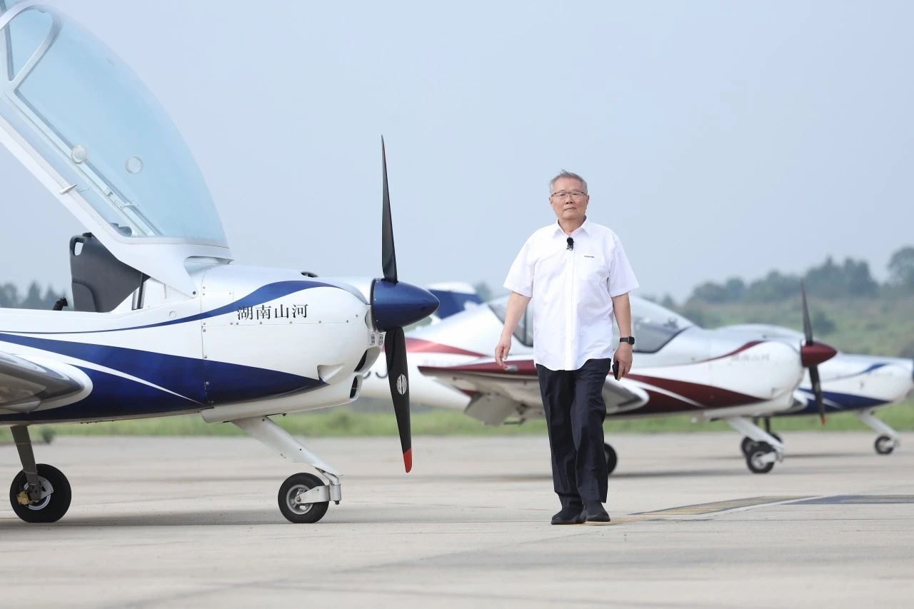 【今晚7:30】湖南卫视《创业有得聊》对话bti体育智能＆bti体育星航首创人 何清华：79岁“创业青年”的低空