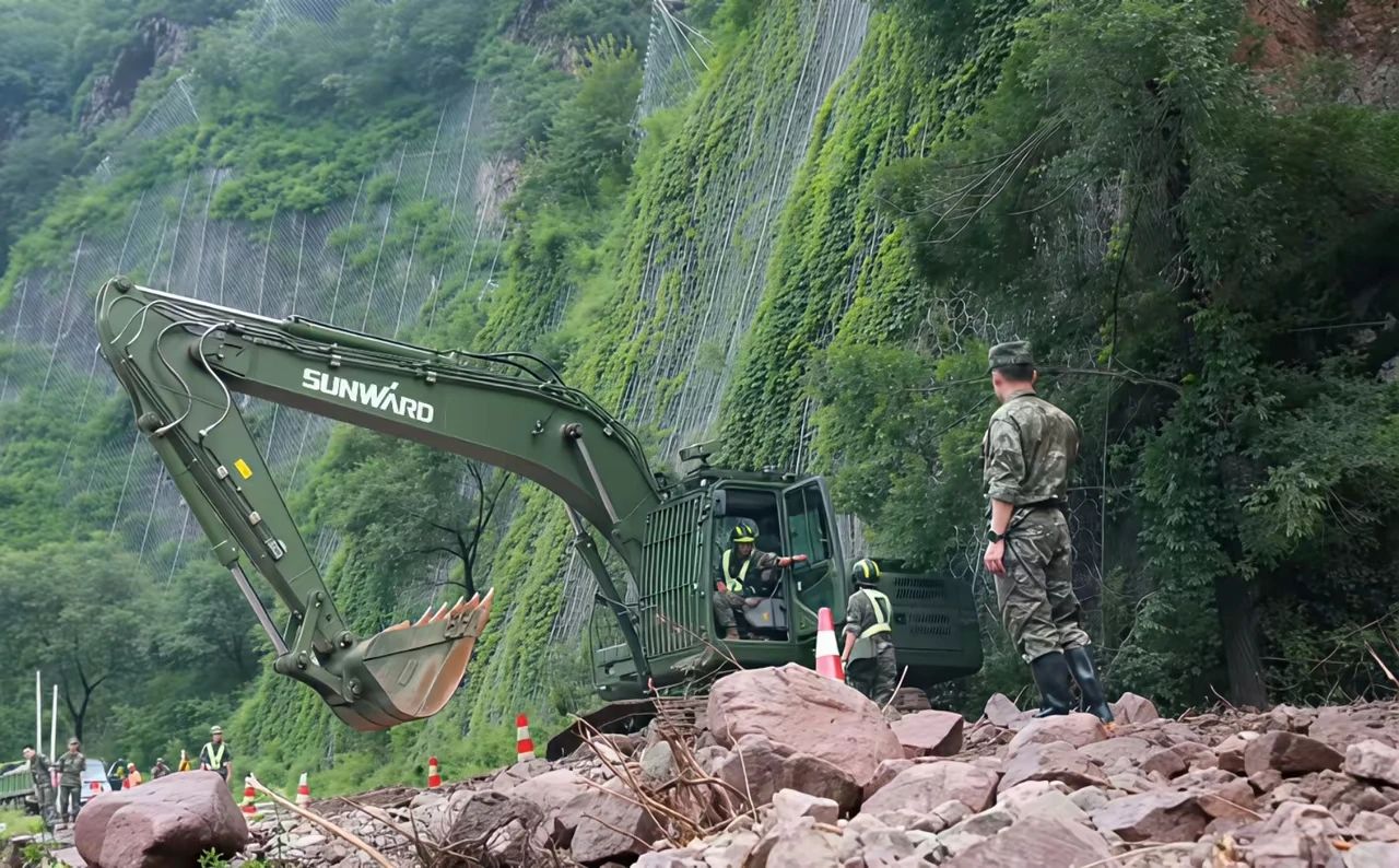 关注！bti体育智能应急接济设备助力武警冲锋北京暴雨抢险救灾一线！