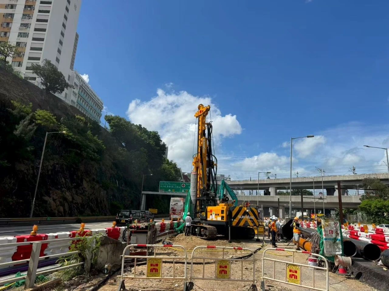 硬核首秀！bti体育智能SWDTH800大直径潜孔锤钻机进击香港市场