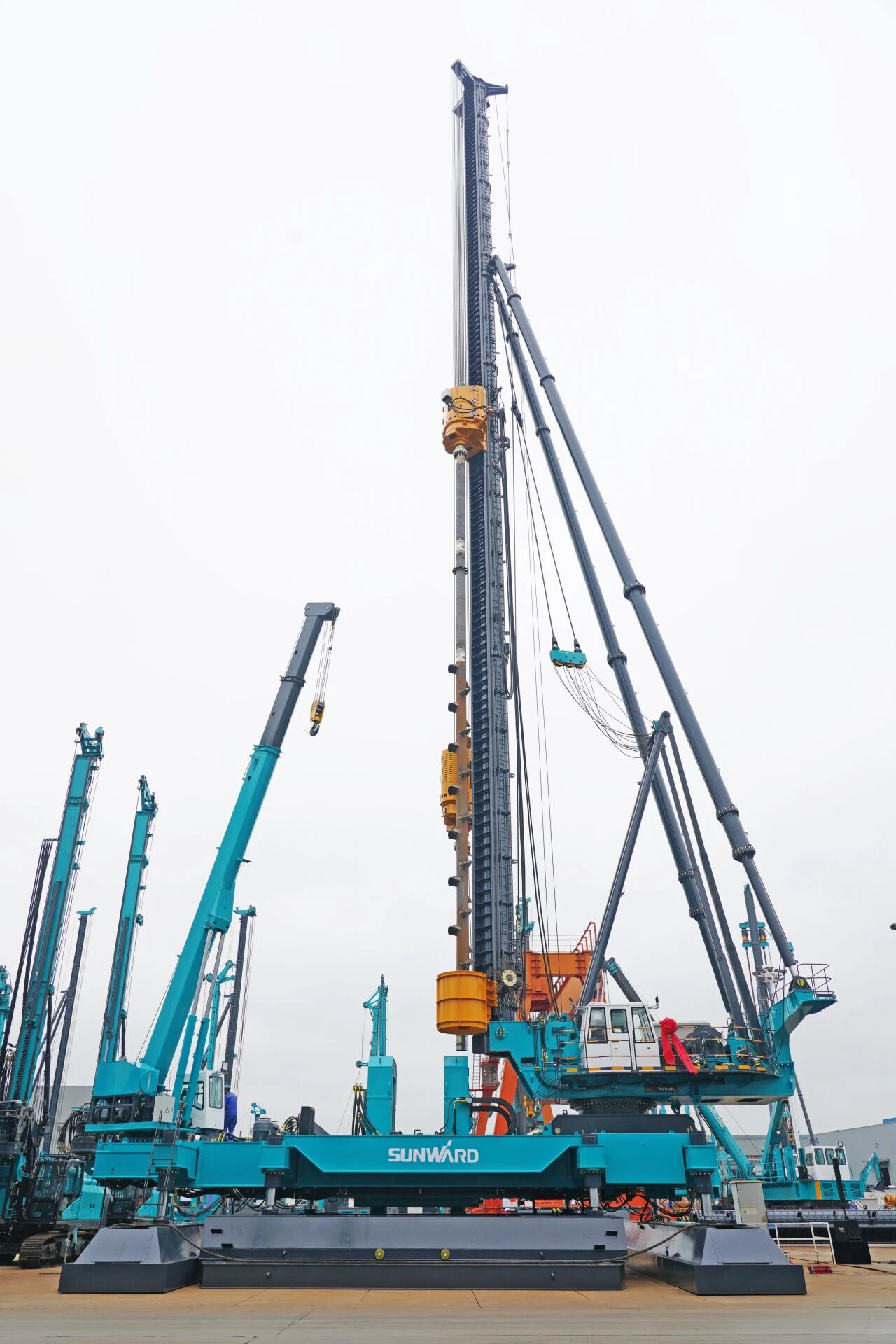 破局深基施工！bti体育智能搅拌中掘植桩一体机沉磅交付