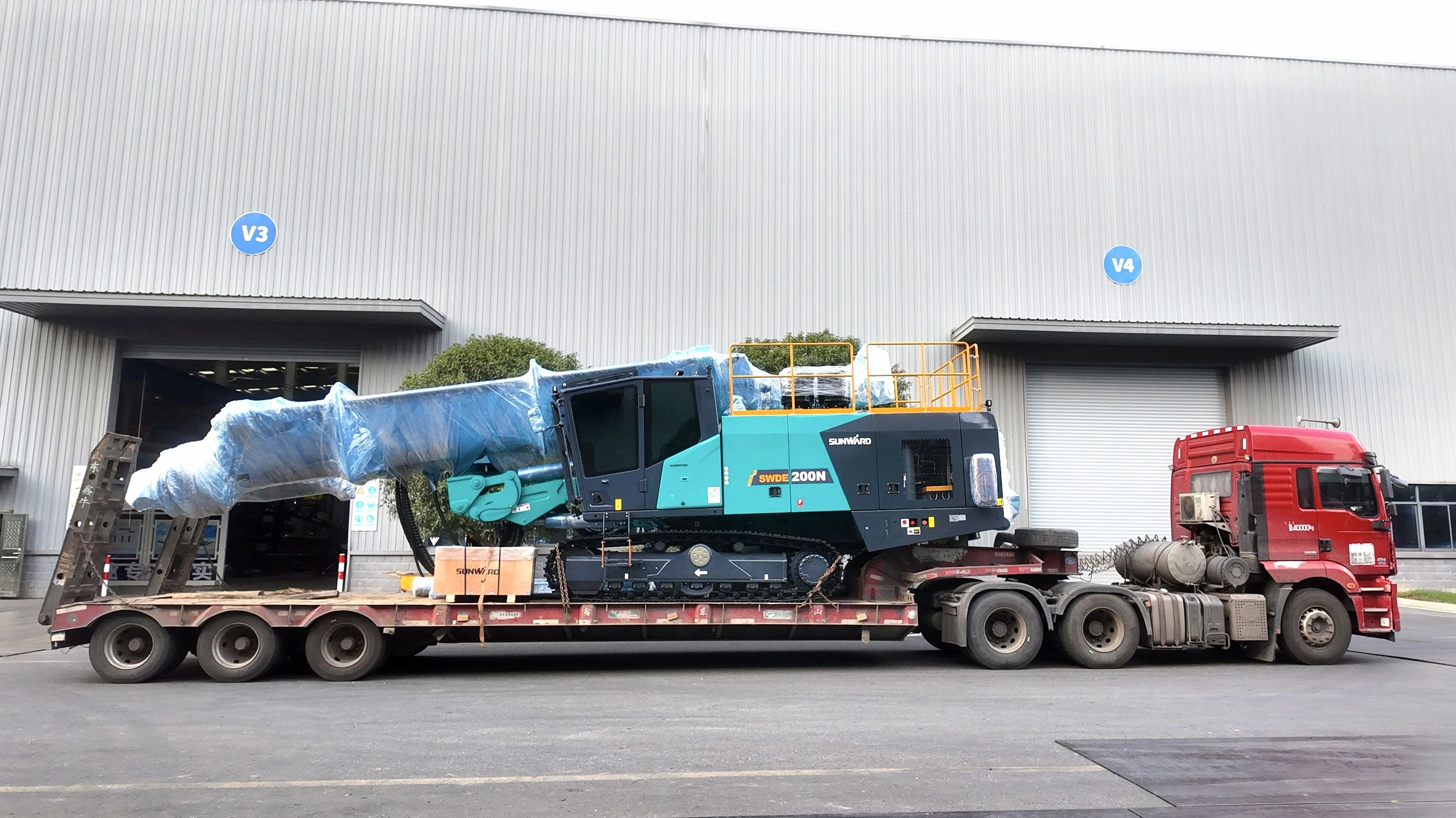 挑战高海拔高寒工况，bti体育智能臂式潜孔钻机登陆南美市场