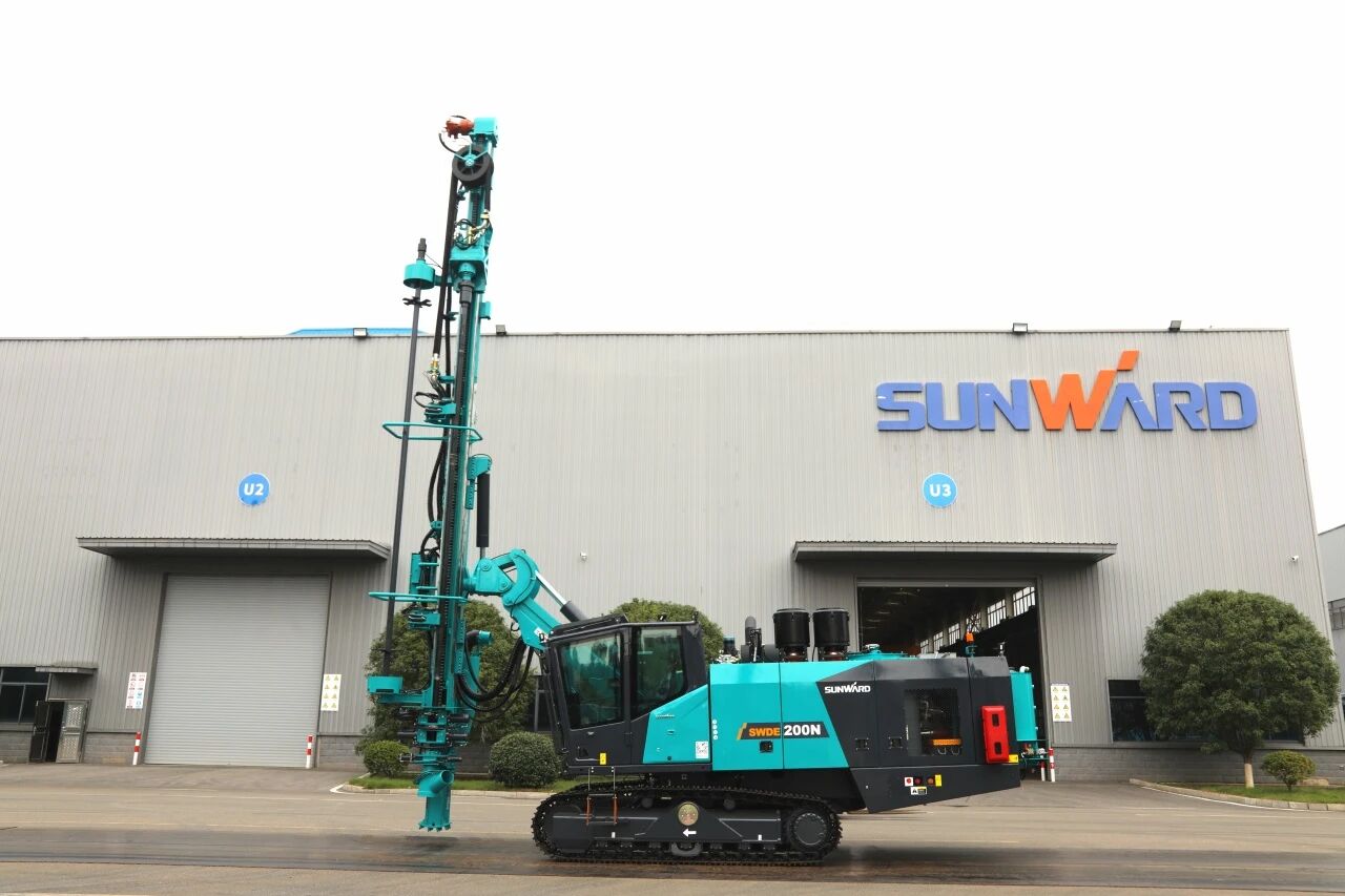 挑战高海拔高寒工况，bti体育智能臂式潜孔钻机登陆南美市场