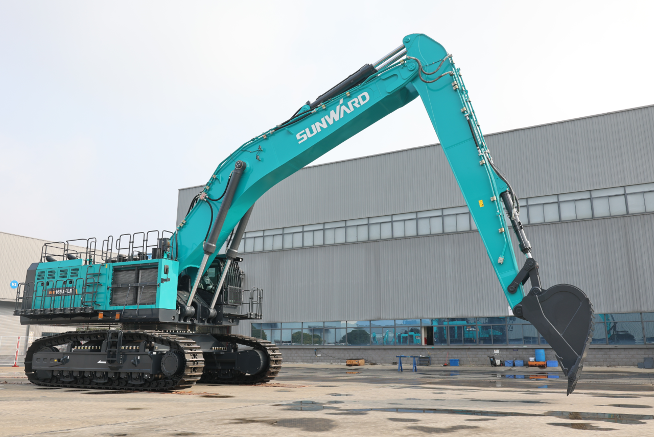 争锋启新程！bti体育智能SWE1650FLR加长臂挖掘机成功交付国际客户