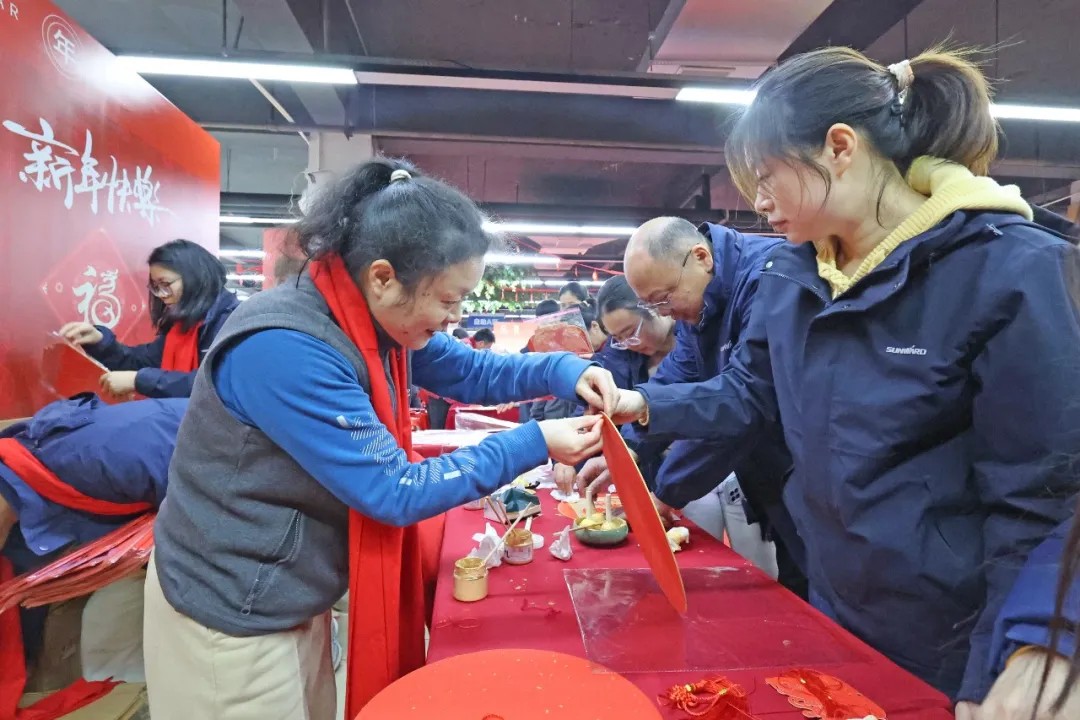 笔墨迎春，祝福暖心！在bti体育智能“囤”年味、送温暖、迎新春